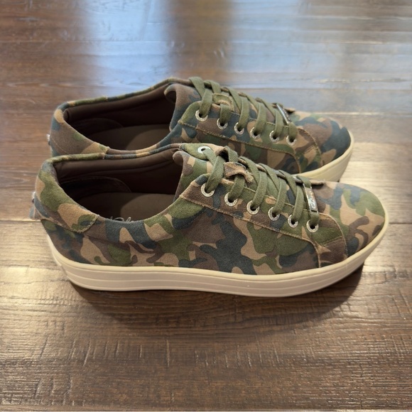 J Slides NYC Platform Camo Low Top Sneaker Size 8 Women - Picture 3 of 9